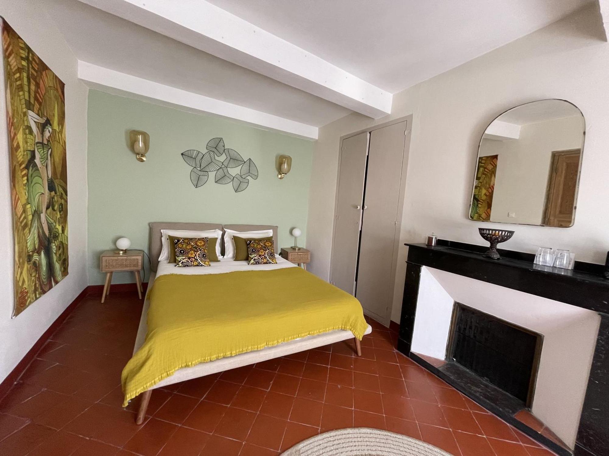 L'Oiseau Bleu Suite Merle Bleu Roubia Экстерьер фото