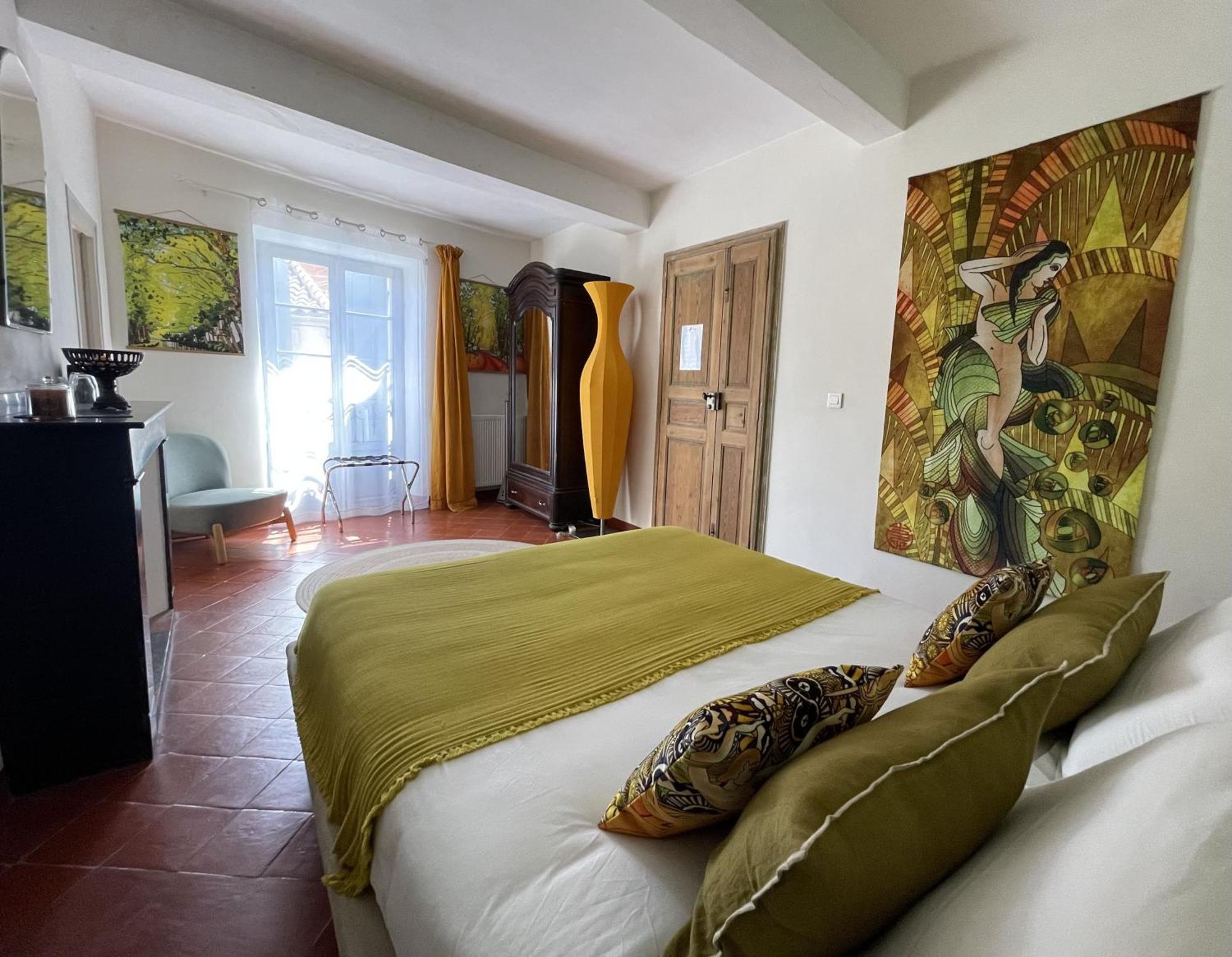 L'Oiseau Bleu Suite Merle Bleu Roubia Экстерьер фото